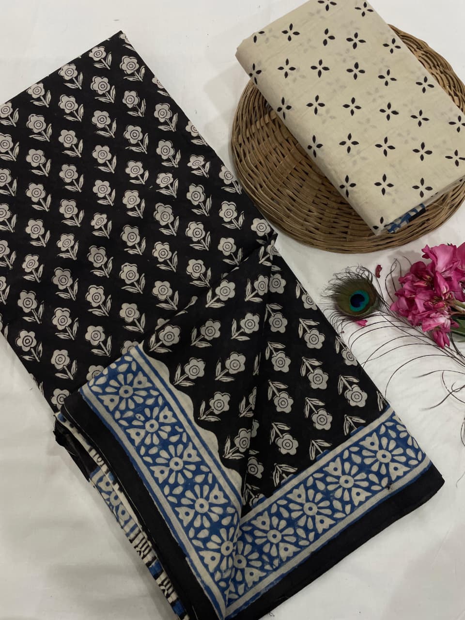 Pure Malmal cotton saree(Black)